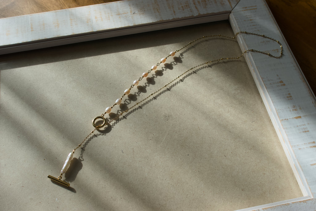 Asymmetry Pearl Necklace